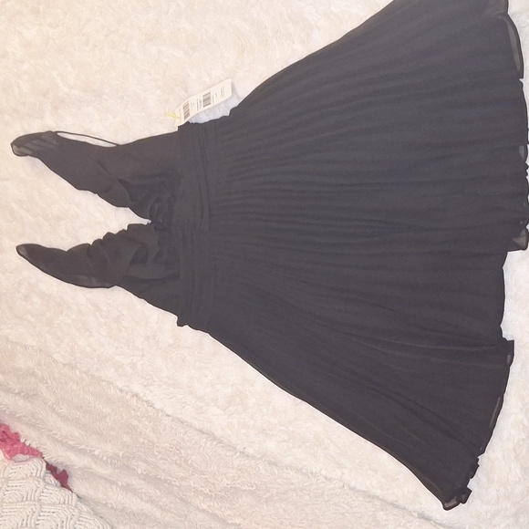 BNWT BCBGeneration Black Beautiful  Cocktail Dress Shrt w Pleat Skirt Size 4 - Picture 2 of 11